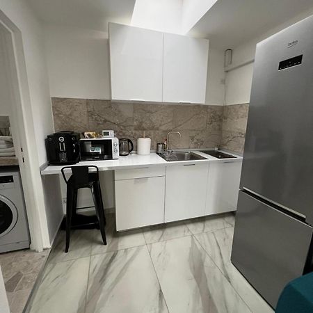 Luxus Cluj Airport Apartments Ngoại thất bức ảnh