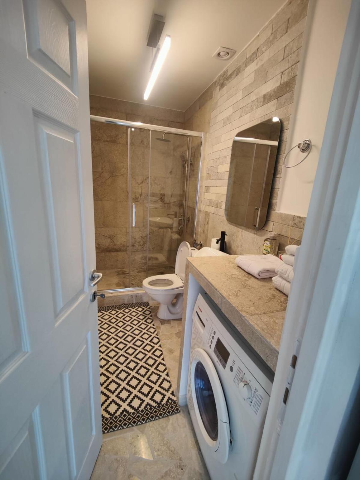 Luxus Cluj Airport Apartments Ngoại thất bức ảnh