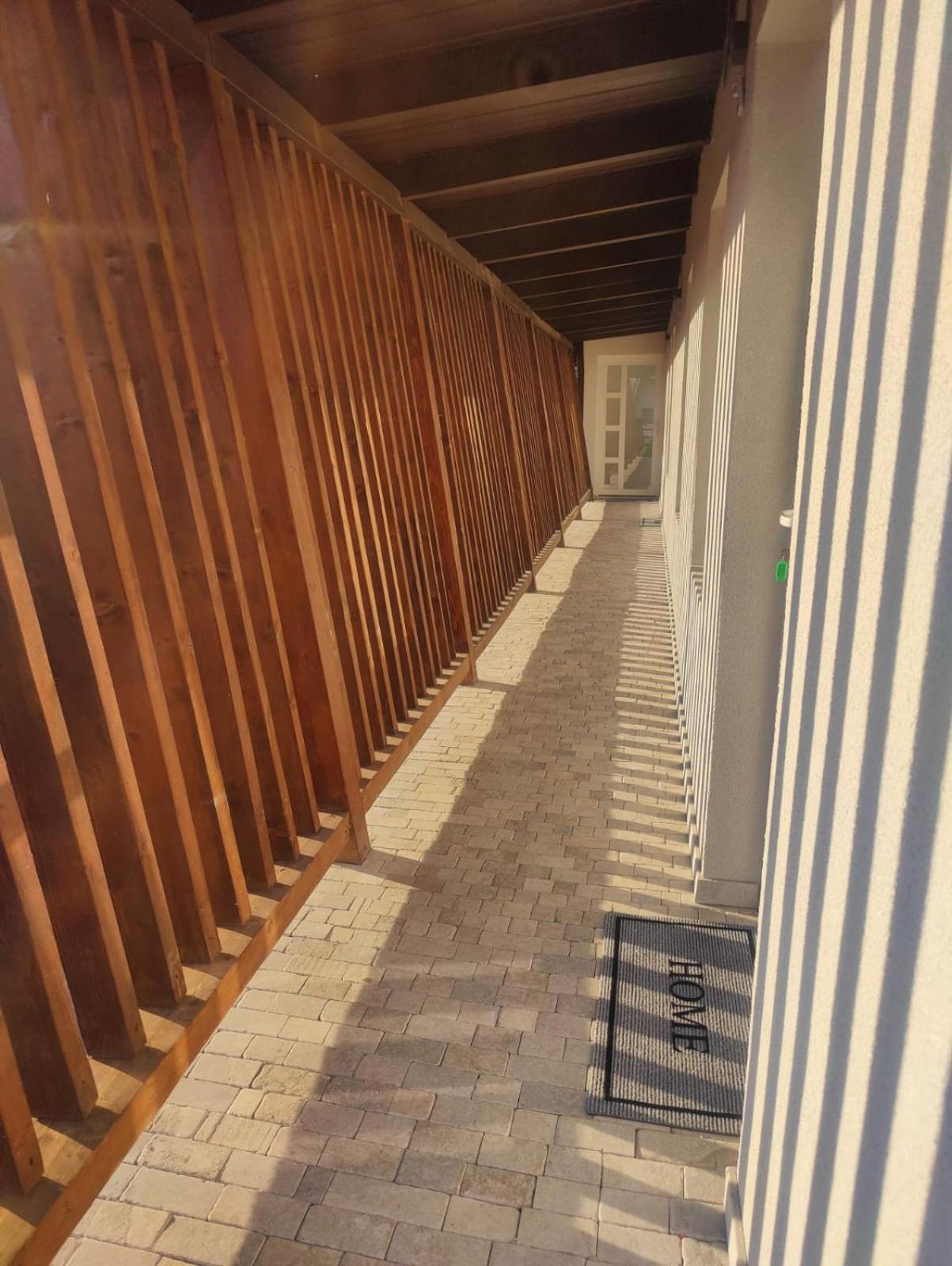 Luxus Cluj Airport Apartments Ngoại thất bức ảnh