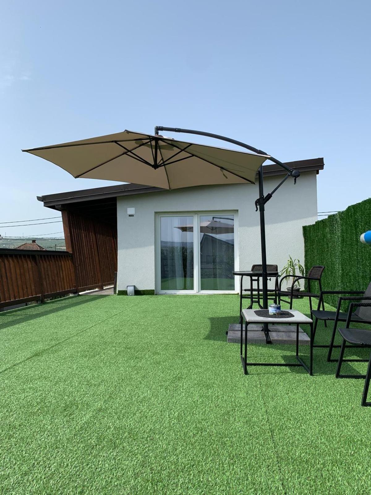 Luxus Cluj Airport Apartments Ngoại thất bức ảnh