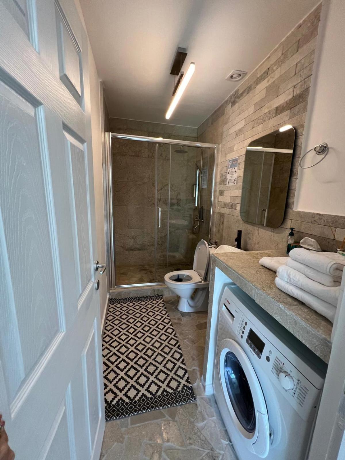 Luxus Cluj Airport Apartments Ngoại thất bức ảnh