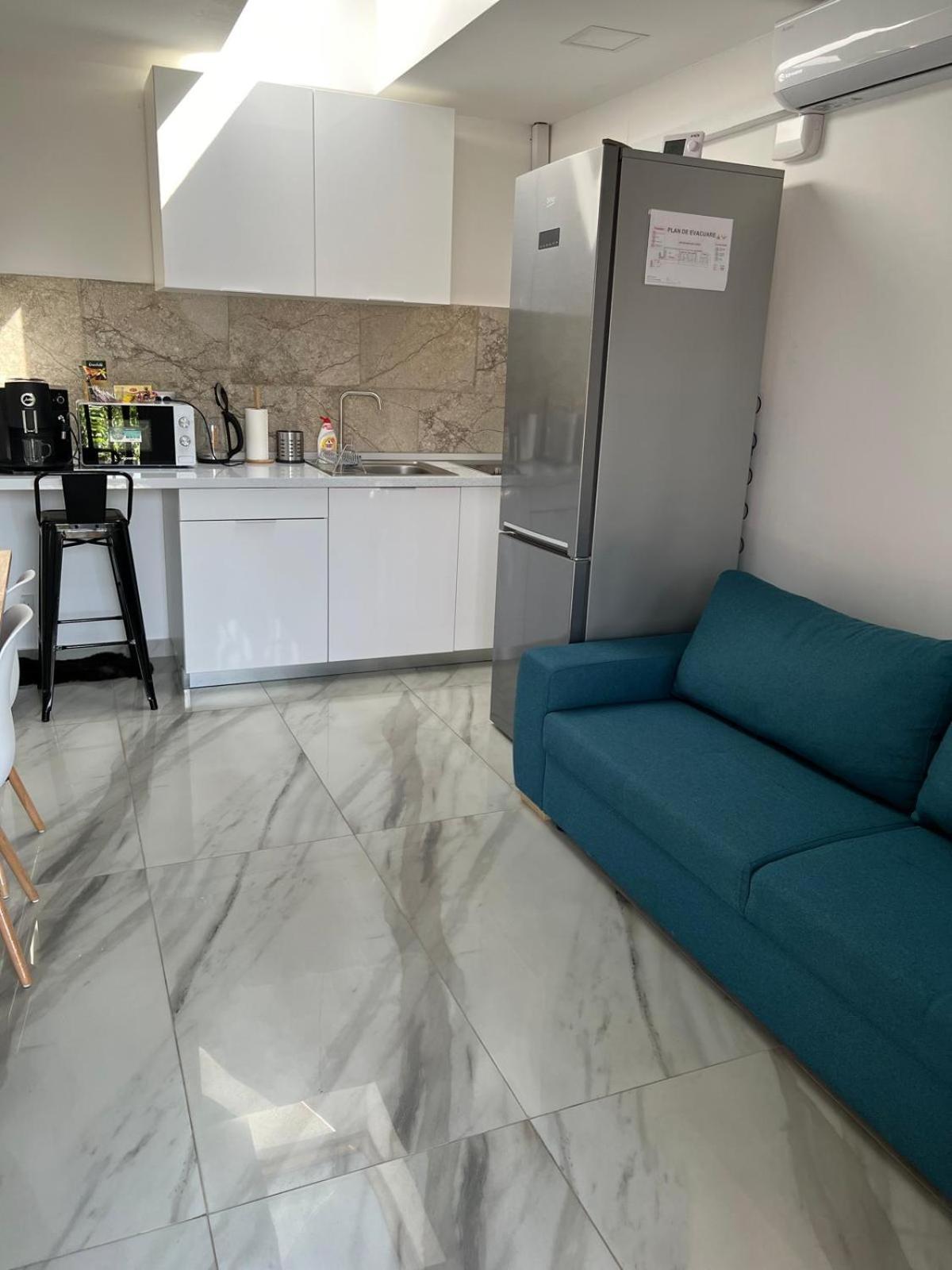 Luxus Cluj Airport Apartments Ngoại thất bức ảnh