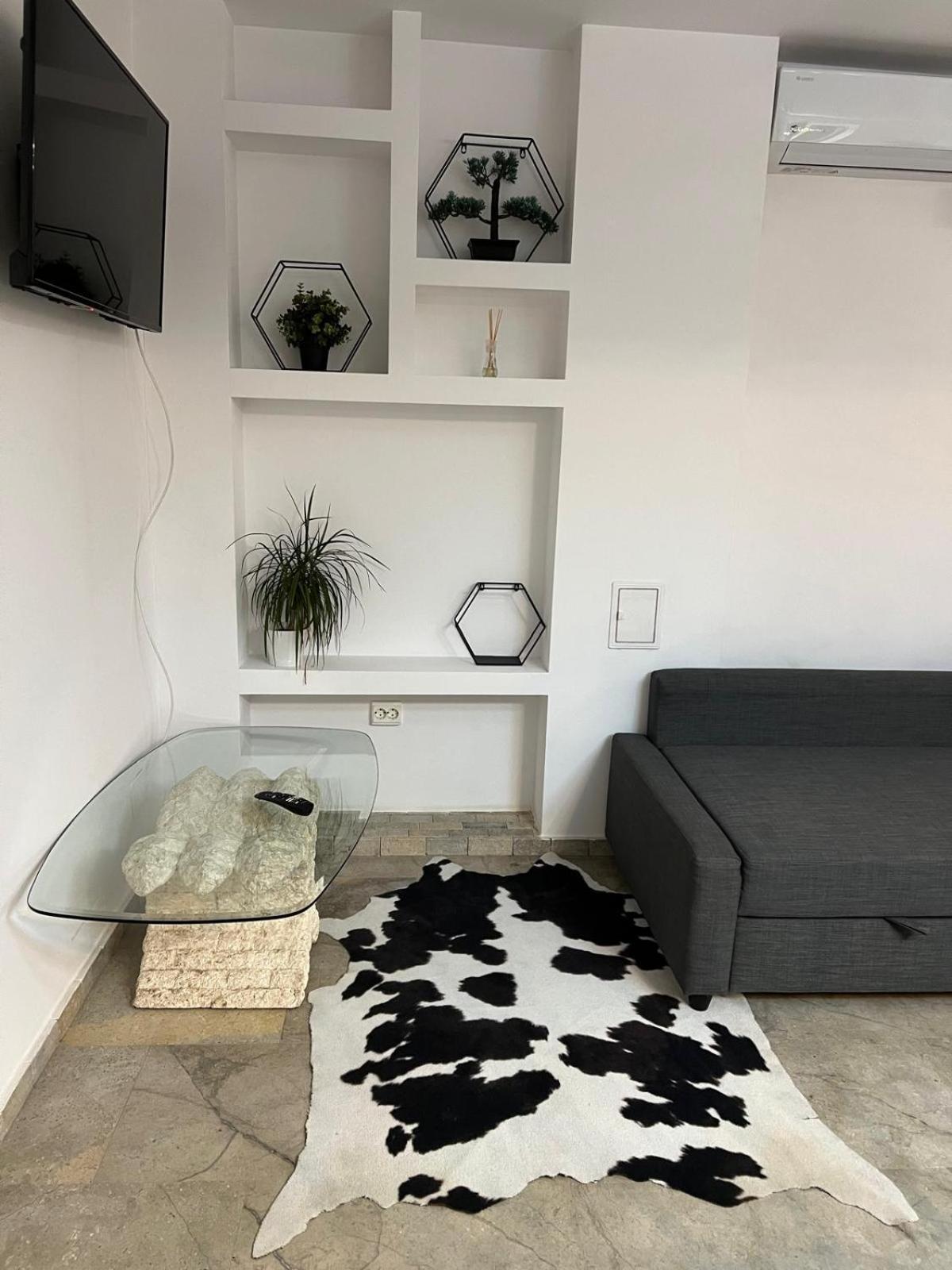 Luxus Cluj Airport Apartments Ngoại thất bức ảnh