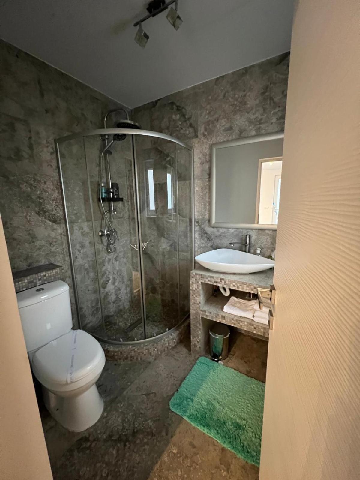 Luxus Cluj Airport Apartments Ngoại thất bức ảnh