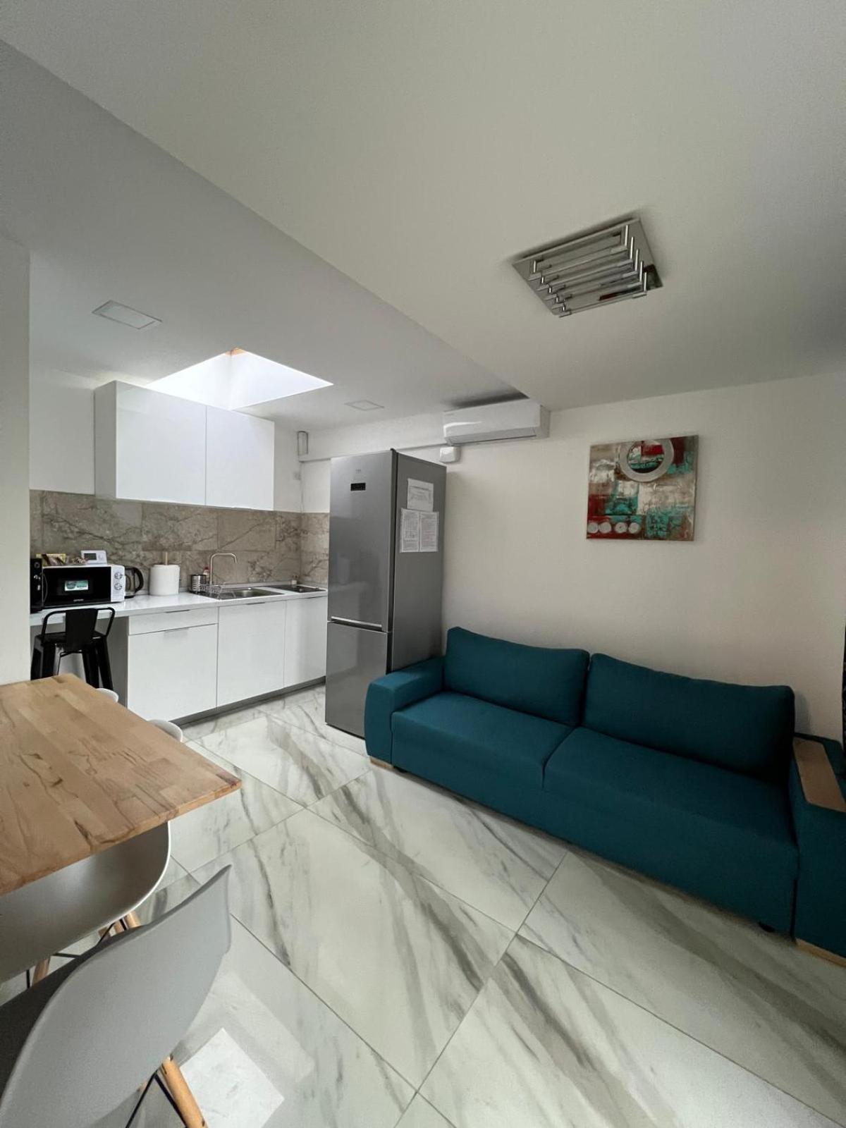 Luxus Cluj Airport Apartments Ngoại thất bức ảnh