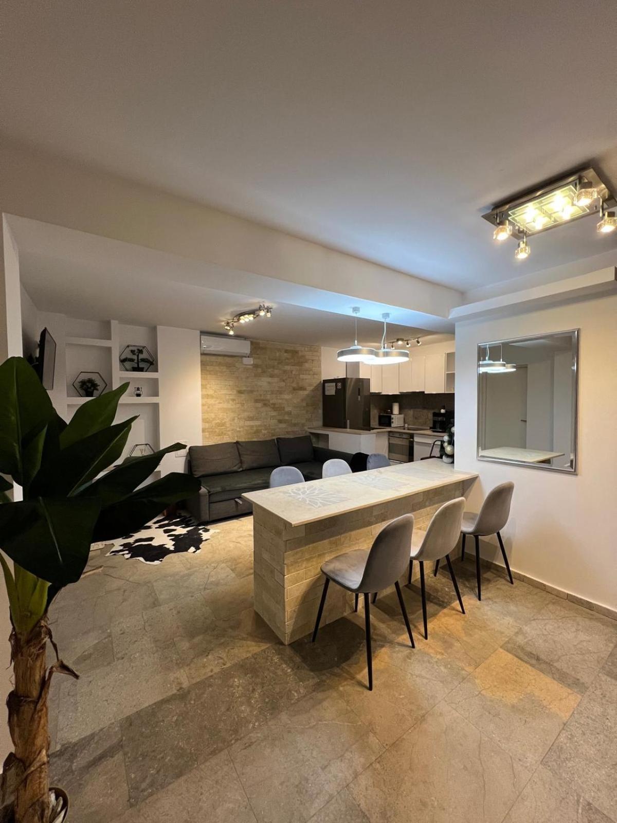 Luxus Cluj Airport Apartments Ngoại thất bức ảnh