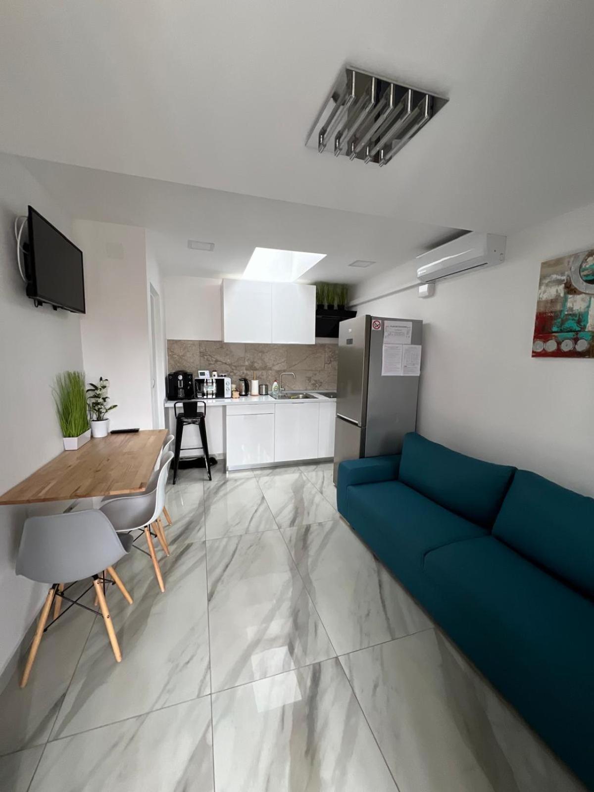 Luxus Cluj Airport Apartments Ngoại thất bức ảnh