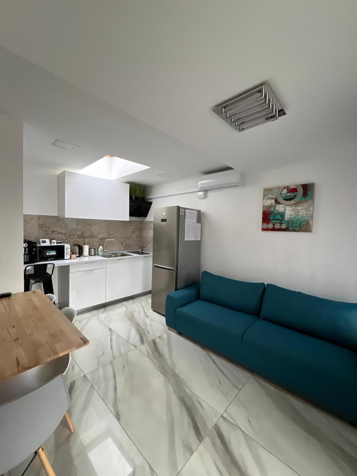 Luxus Cluj Airport Apartments Ngoại thất bức ảnh