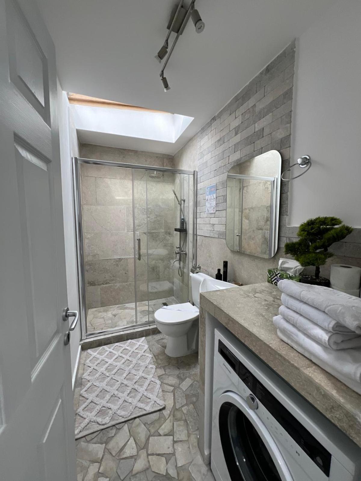 Luxus Cluj Airport Apartments Ngoại thất bức ảnh